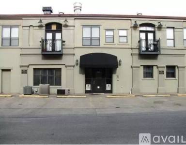 Main picture of 215 Rollston Ave