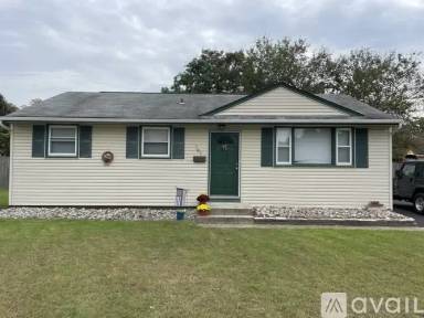 Main picture of 707 Wayne Rd
