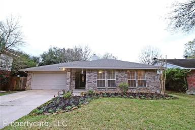 Main picture of 2502 Friarwood Trl