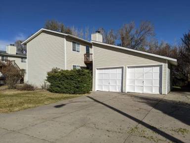 Main picture of 735 Manitou Blvd