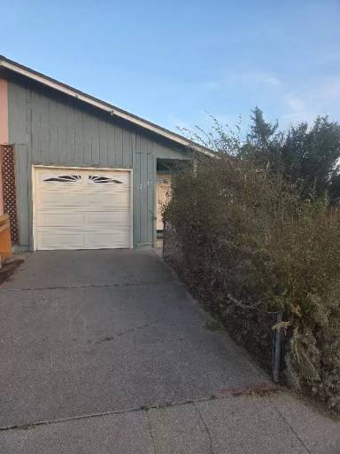 Main picture of 13840 Mount Babcock St