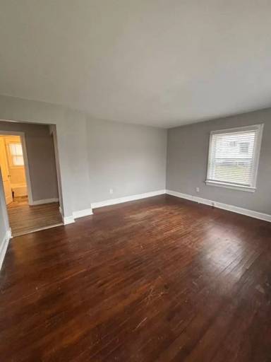 Main picture of 702 N Mulberry St