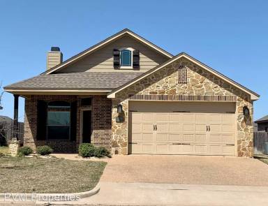 Main picture of 3100 Silver Saddle Dr