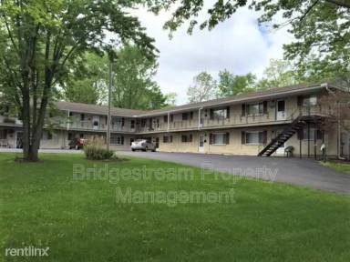 Main picture of 7919 N Main St