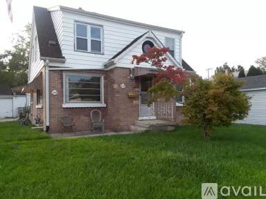 Main picture of 2719 S 68th St