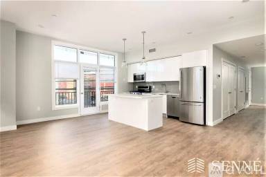 Main picture of 44 Medford St
