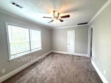 Main picture of 217 N Virginia Ave