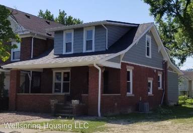 Main picture of 325 8th Ave