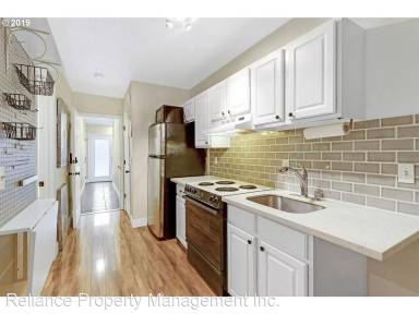 Main picture of 3409 SW Moss St