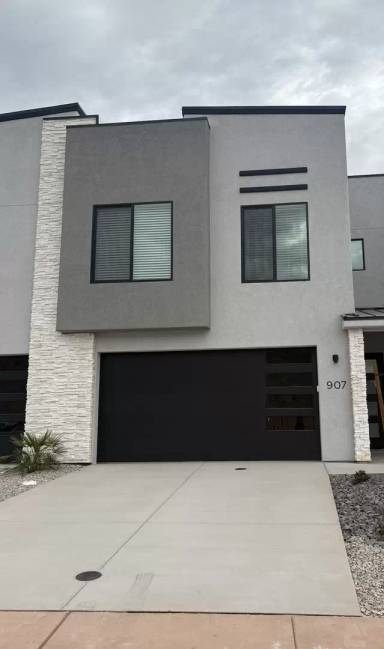Main picture of Brand New Townhome – Internet Included