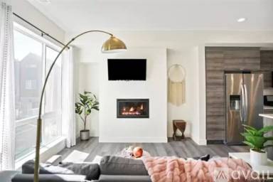 Main picture of 5527 W 11th Pl