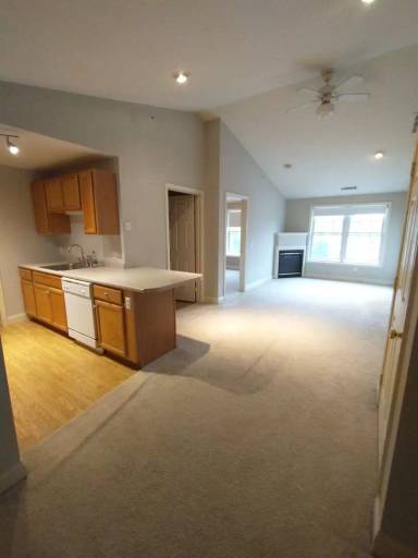 Main picture of 2 Crestview Cir