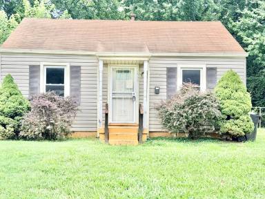 Main picture of 1930 Beech St