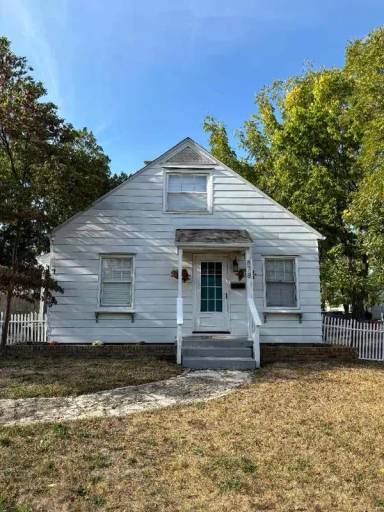 Main picture of 878 W 10th Ave