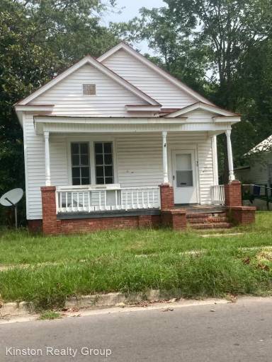 Main picture of 302 E Lenoir Ave