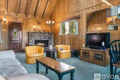 Main picture of 365 Pioneer Rd