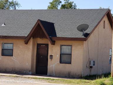 Main picture of 121 N Avenue E