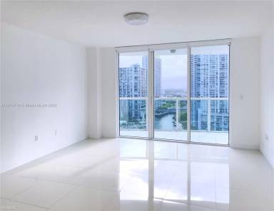 Main picture of Brickell on the River