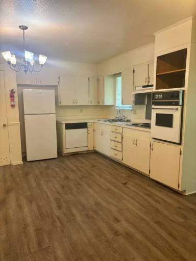 Main picture of 1745 Woody Dr