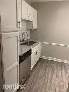 Main picture of Oxford Square Apartments