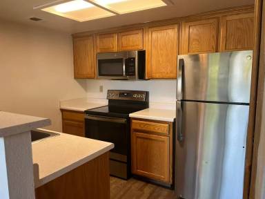 Main picture of Crystal Pointe Apartments