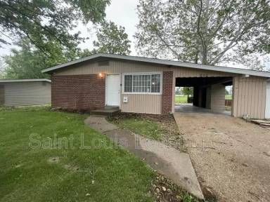 Main picture of 900 Preakness Ln