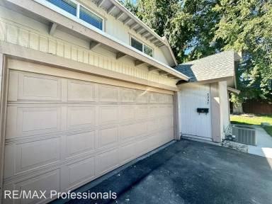 Main picture of 2241 Oppio St