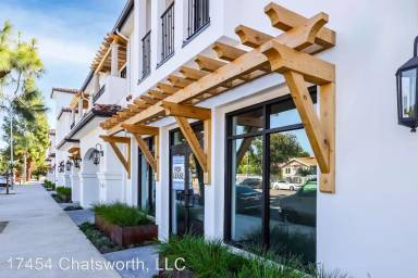 Main picture of 17454 Chatsworth St