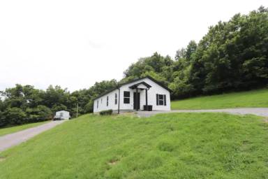 Main picture of 14 Jones Ln