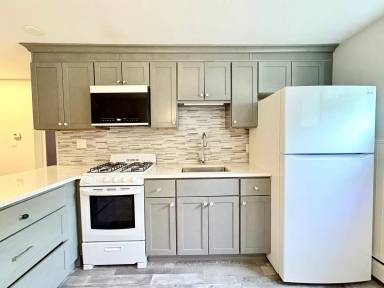 Main picture of 180 Tyngsboro Rd