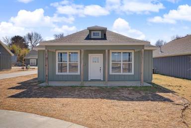 Main picture of 1331 W Deane St