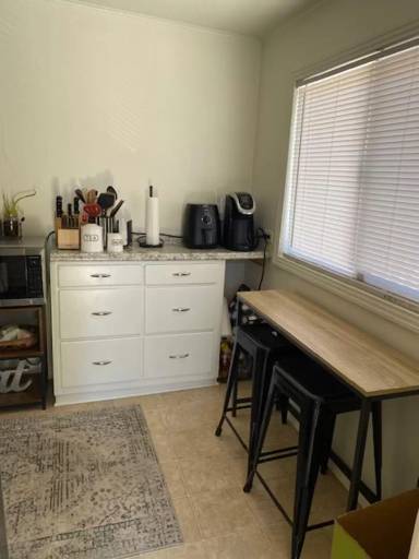 Main picture of 1361 Stafford St