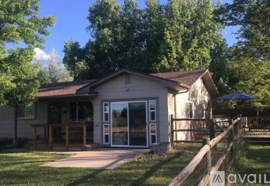 Main picture of 601 Gutscher Dr