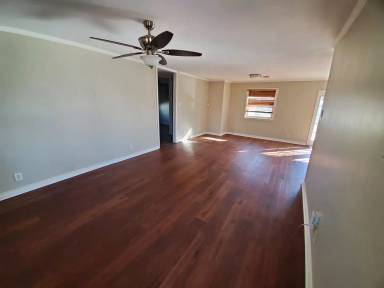 Main picture of 2916 Windmill Ln