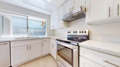 Main picture of 2940 W 235th St