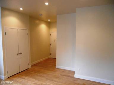 Main picture of 220 Sullivan St