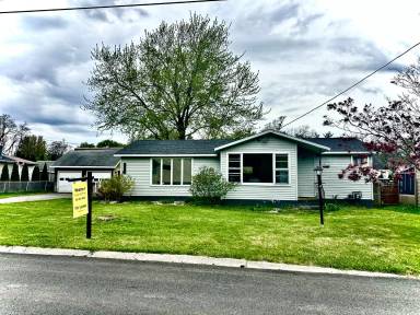 Main picture of 912 Mann Ave