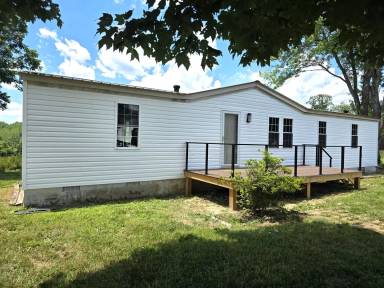 Main picture of 8659 W Pine St