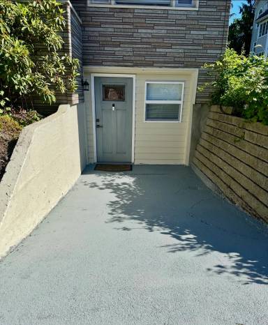 Main picture of 551 NE 65th St