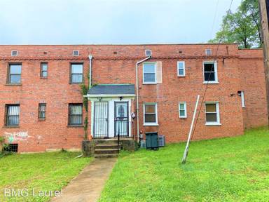 Main picture of 5033 Sheriff Rd NE