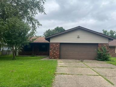 Main picture of 2824 Ticonderoga St