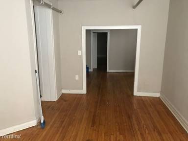 Main picture of 4255 W Addison St