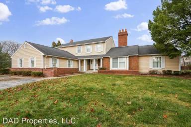 Main picture of 366 Devon Ct
