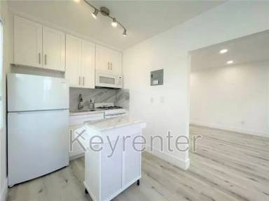 Main picture of 1616 Michigan Ave
