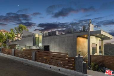 Main picture of 2271 Gloaming Way
