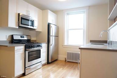 Main picture of 81 Harvard St