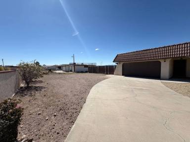 Main picture of 883 Los Flores St