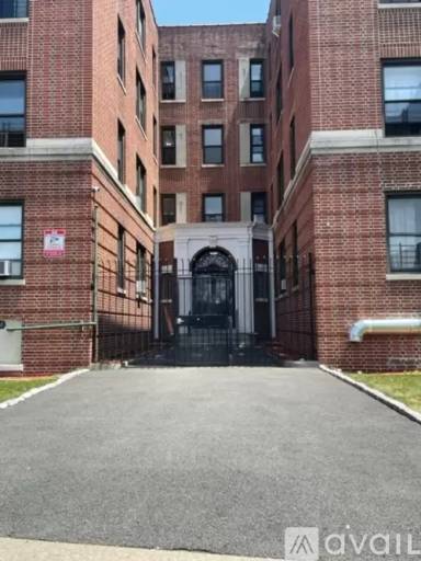 Main picture of 81 Locust Hill Ave