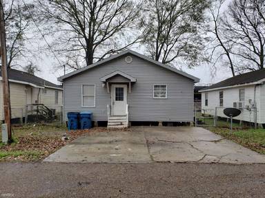Main picture of 101 Sternberg Dr