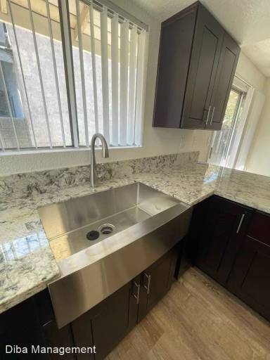 Main picture of 158 W Center St